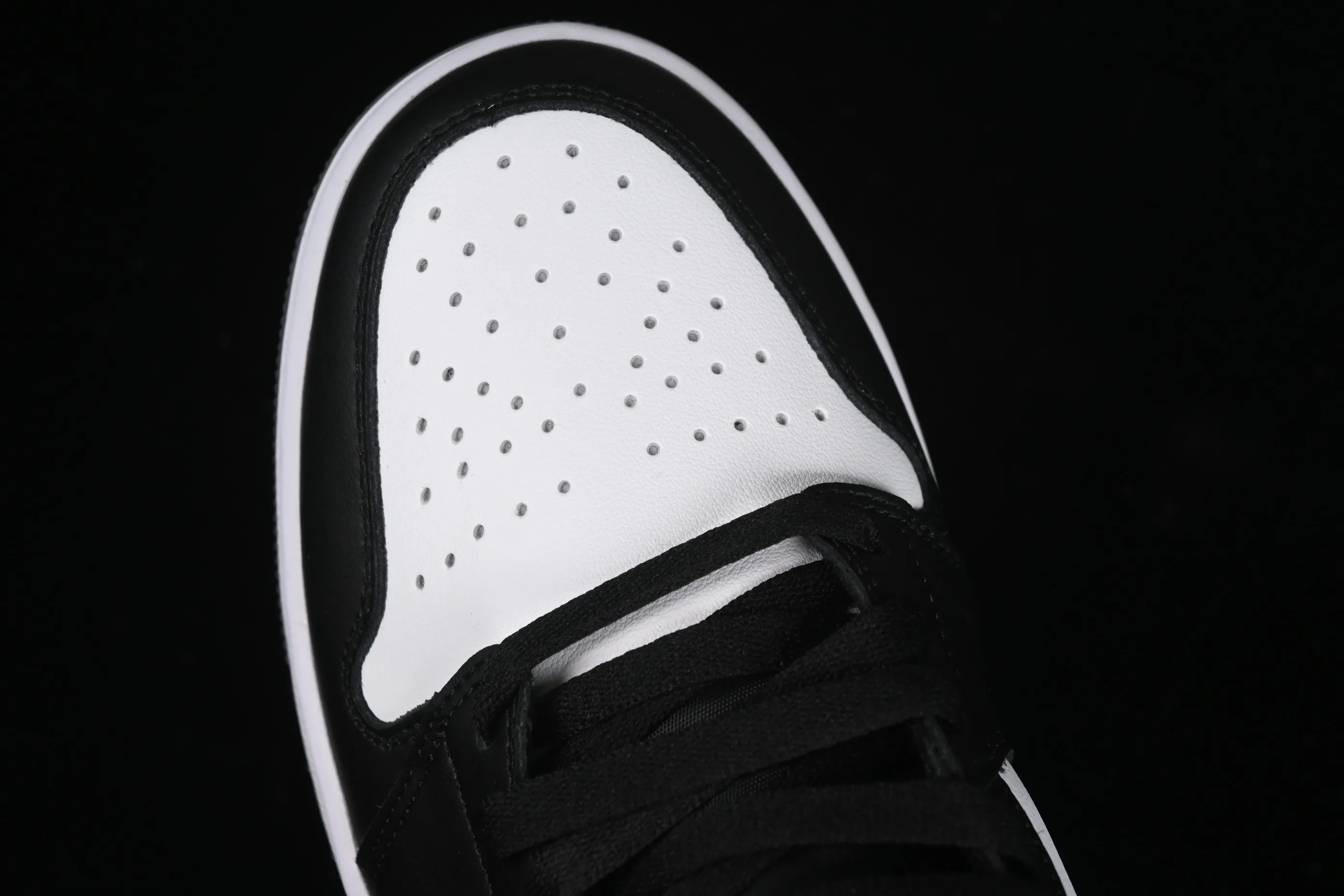 All categories Air Jordan Jordan series basketball shoes Air Jordan 1 Mid Air Jordan 1 Mid AJ1 Joe 1 white black gray Chinese culture and leisure sneakers DQ8426-001